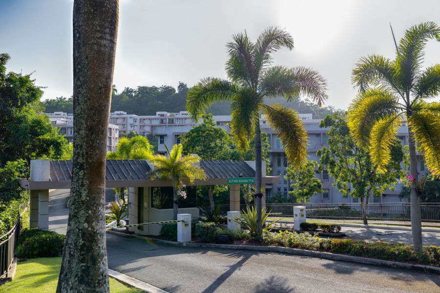 Cond. Alturas Del Bosque, Apartamento en San Juan