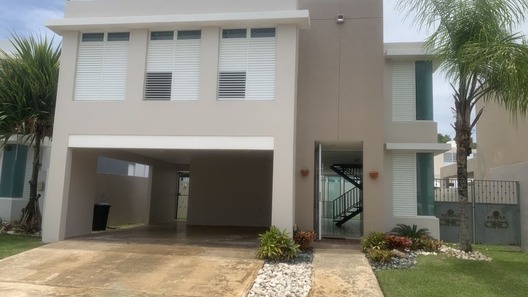 Urb. River Garden, Casa en Canovanas