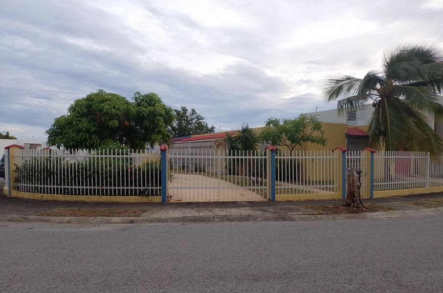 Urb. Villa Del Carmen, Casa en Ponce