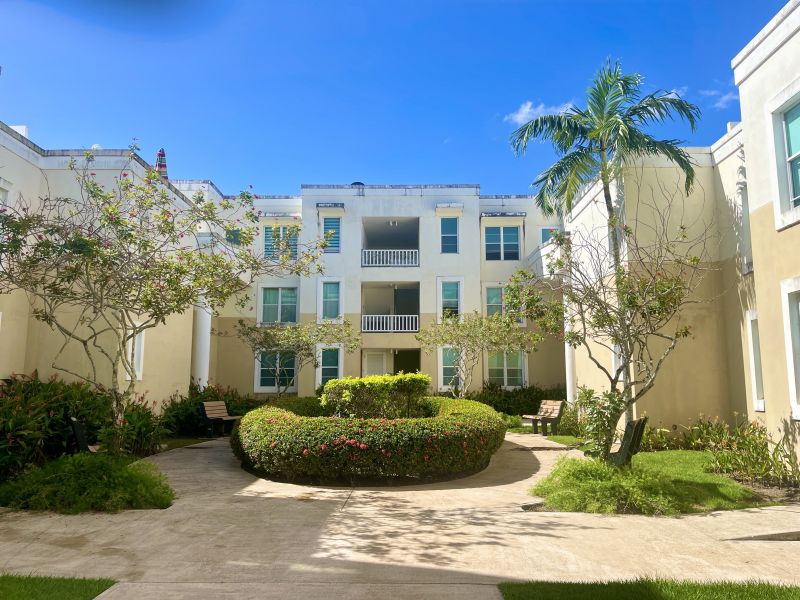 Cond. Palacios De Versalles, Apartamento en Toa Alta