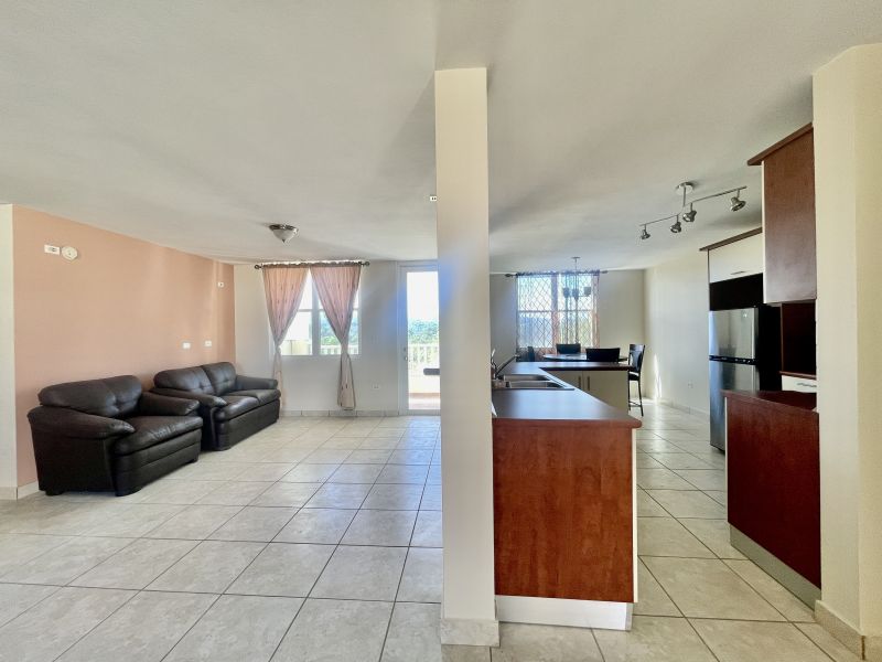 Cond. Palacios De Versalles, Apartamento en Toa Alta