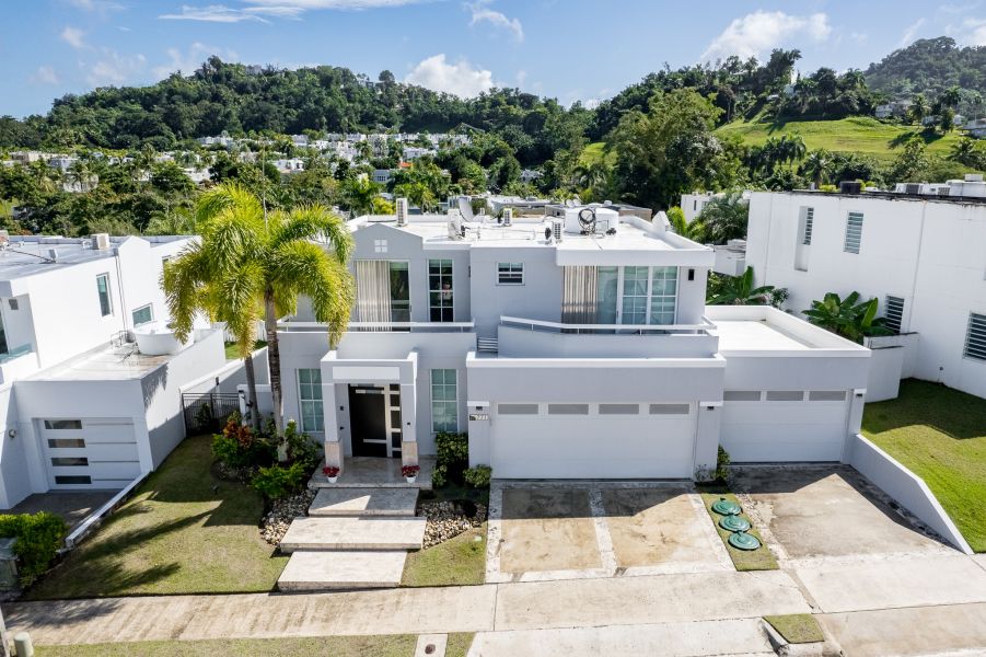 Urb. Los Campos De Montehiedra, Casa en San Juan