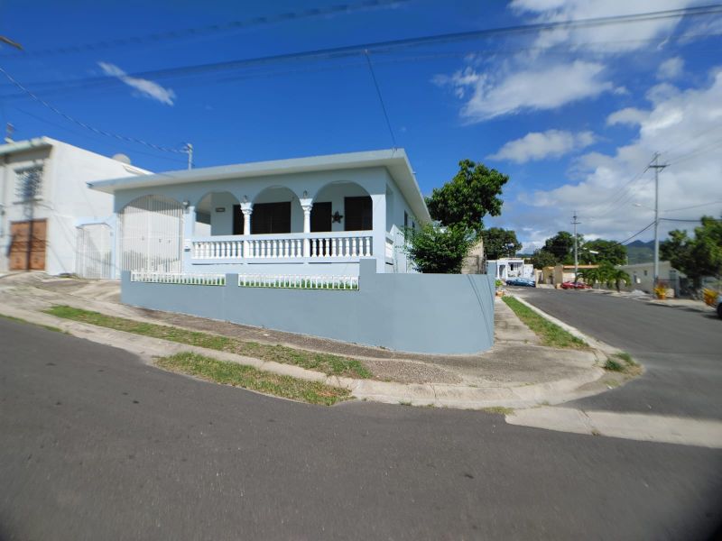 Urb. Villa Madrid, Casa en Coamo