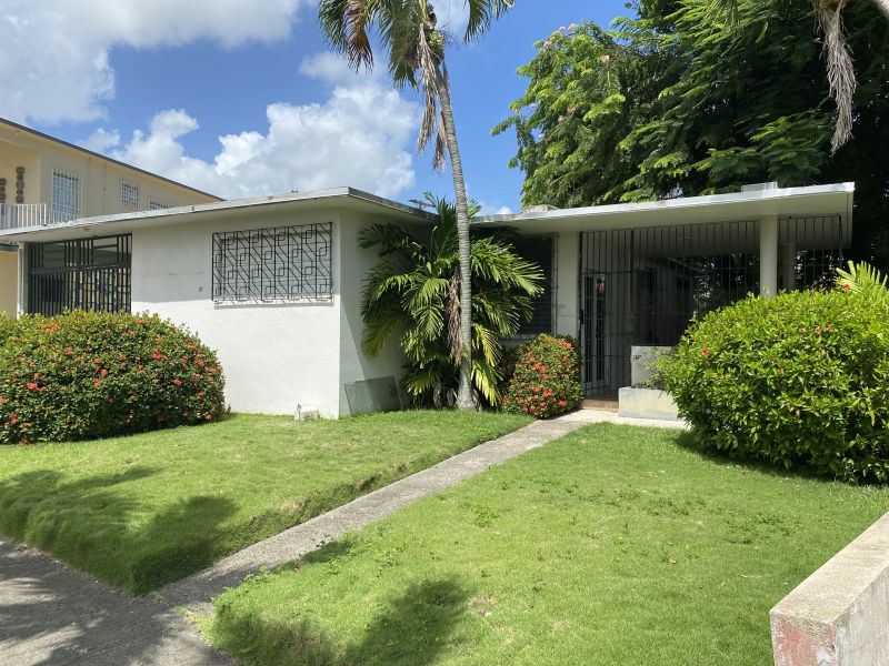 Urb. Santa Rosa, Casa en Bayamón