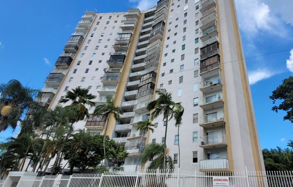 Cond. Ponce De Leon Gardens, Apartamento en Guaynabo