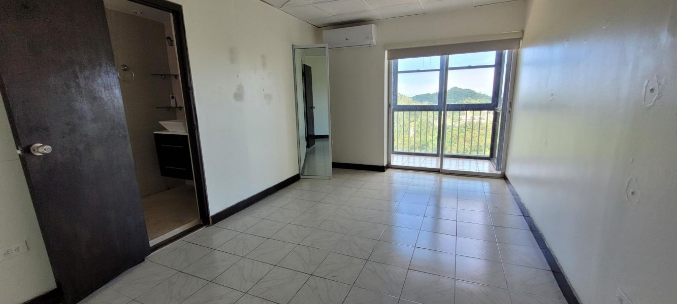 Cond. Ponce De Leon Gardens, Apartamento en Guaynabo