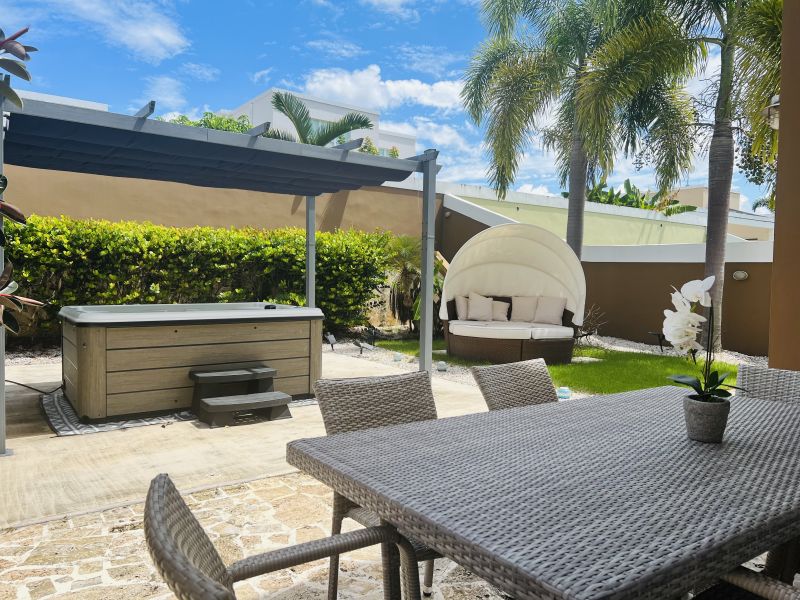 Urb. Palacios Del Monte, Casa en Toa Alta