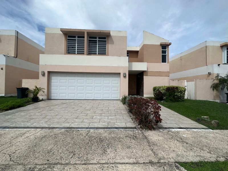 Urb. Paseo Altavista, Casa en Toa Alta