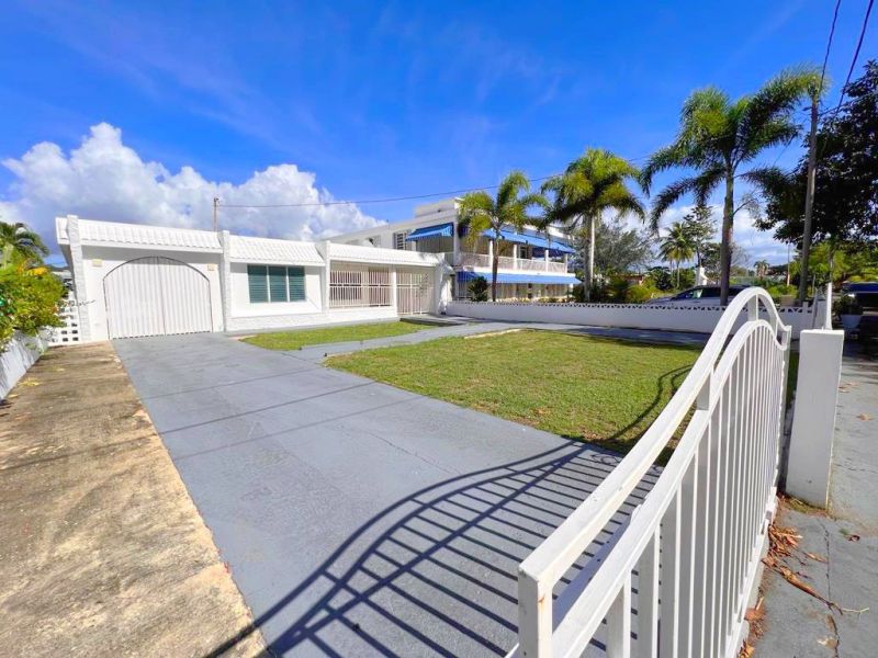 Urb. Stella, Casa en Rincón