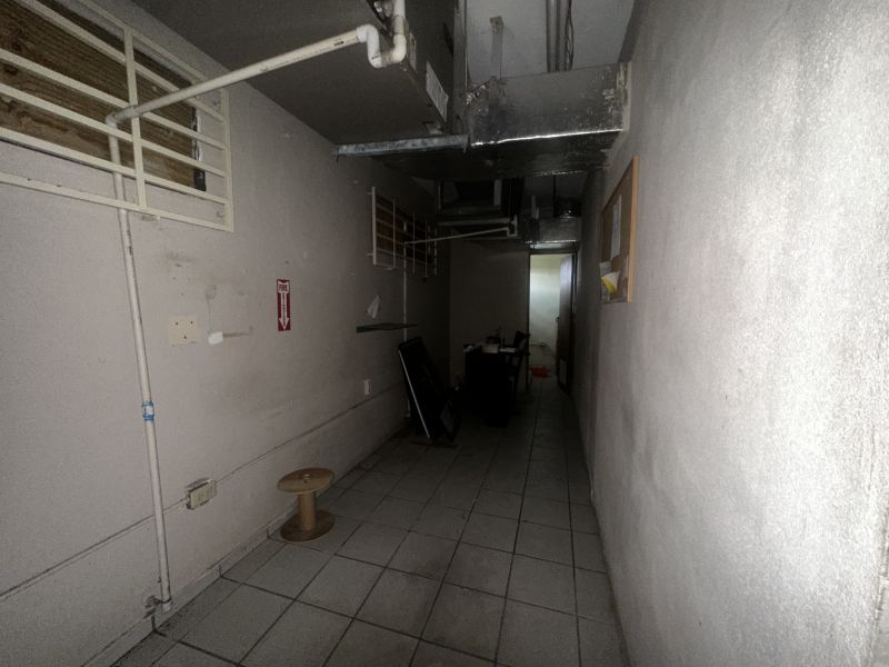 Urb. Santa Juanita, Local Comercial en Bayamón