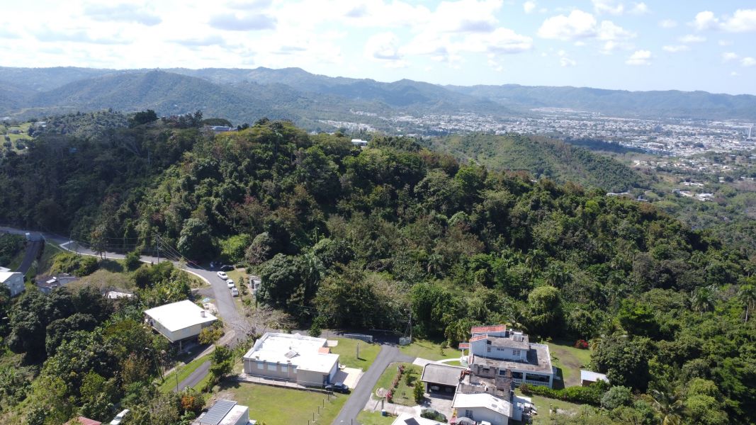 Urb. Alturas De Borinquen, Solar en Caguas