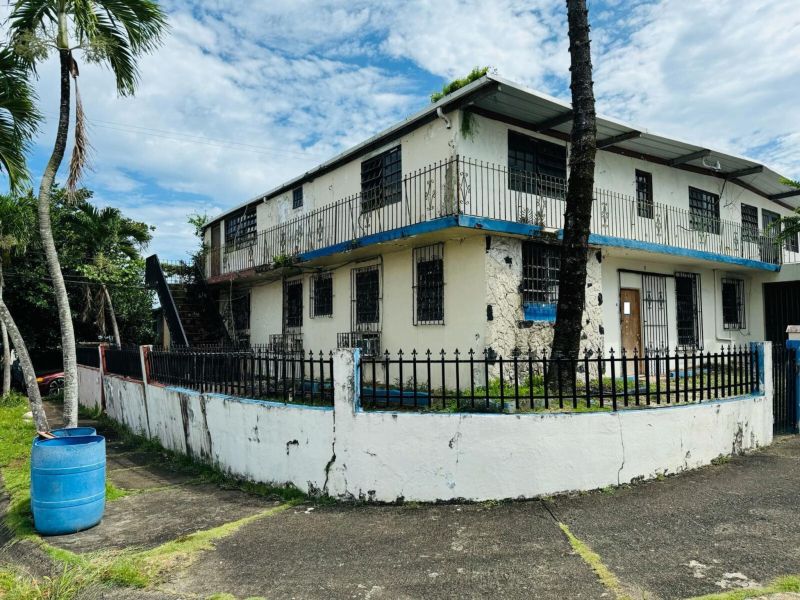 Urb. Lomas Verdes, Casa en Bayamón
