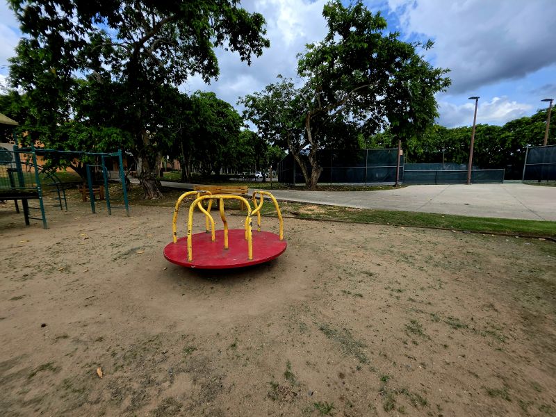 Urb Veredas 12 #206 Gurabo 00718 PR