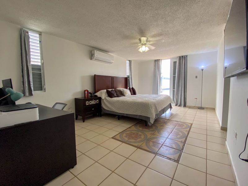 Urb Veredas 12 #206 Gurabo 00718 PR