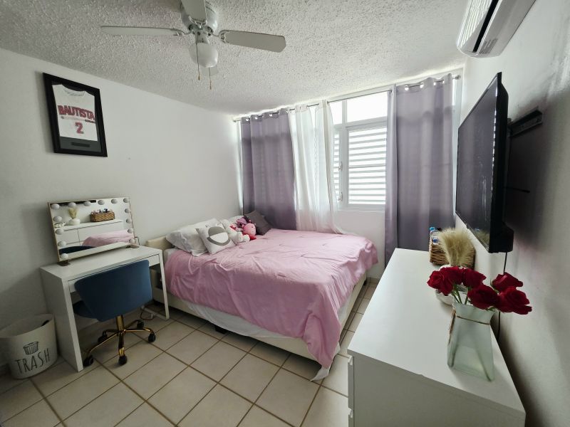 Urb Veredas 12 #206 Gurabo 00718 PR