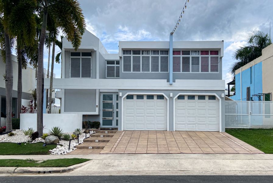 Urb Veredas 12 #206 Gurabo 00718 PR