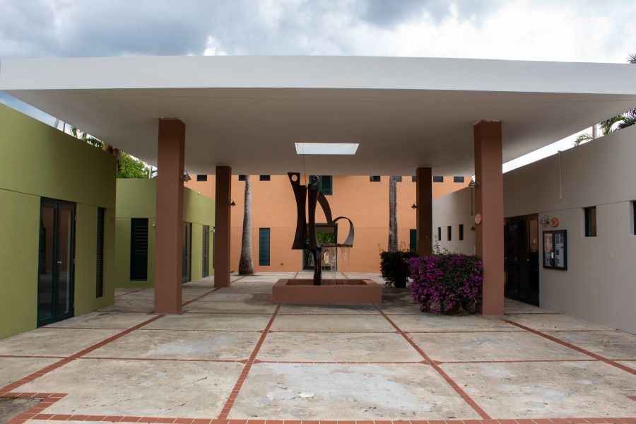 Urb Veredas 12 #206 Gurabo 00718 PR