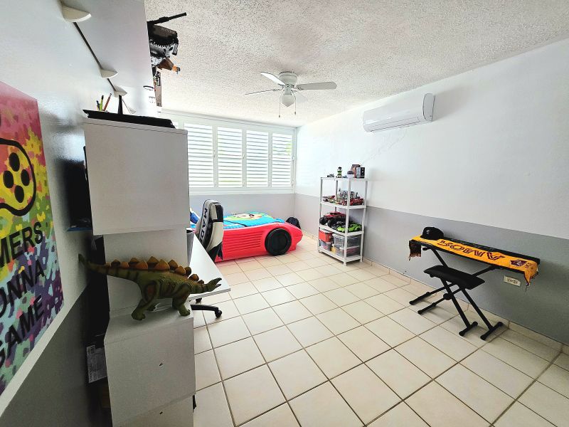 Urb Veredas 12 #206 Gurabo 00718 PR