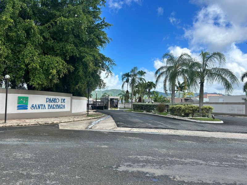 Urb Paseo De Santa Barbara #93 Calle Rubi Gurabo 00778 PR